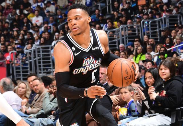 电竞比分-比在湖人更舒适！韦少回暖正当时 卢指导更会用他